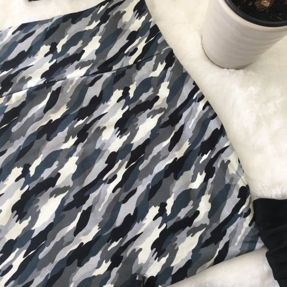 Black & White Camouflage Pencil Skirt - Picture 3 of 3